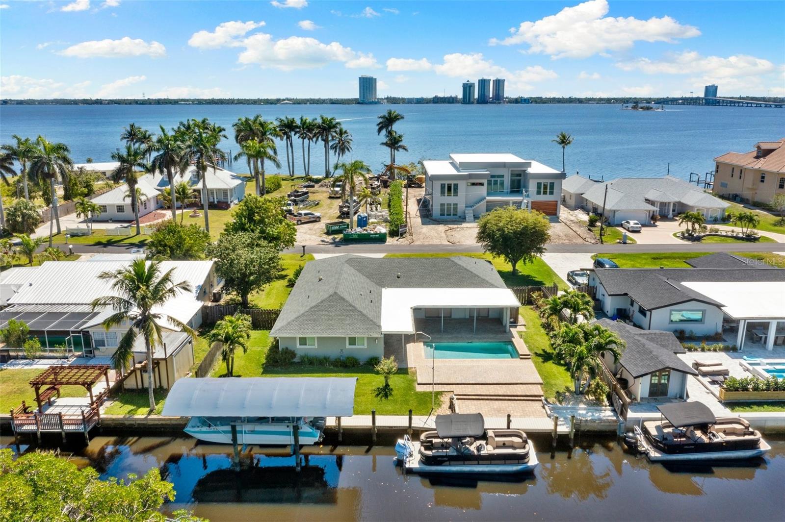 124 E NORTH SHORE AVE, NORTH FORT MYERS, FL, 33917