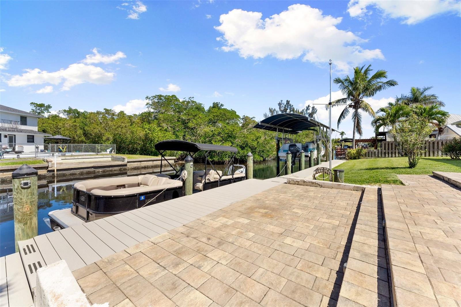 124 E NORTH SHORE AVE, NORTH FORT MYERS, FL, 33917