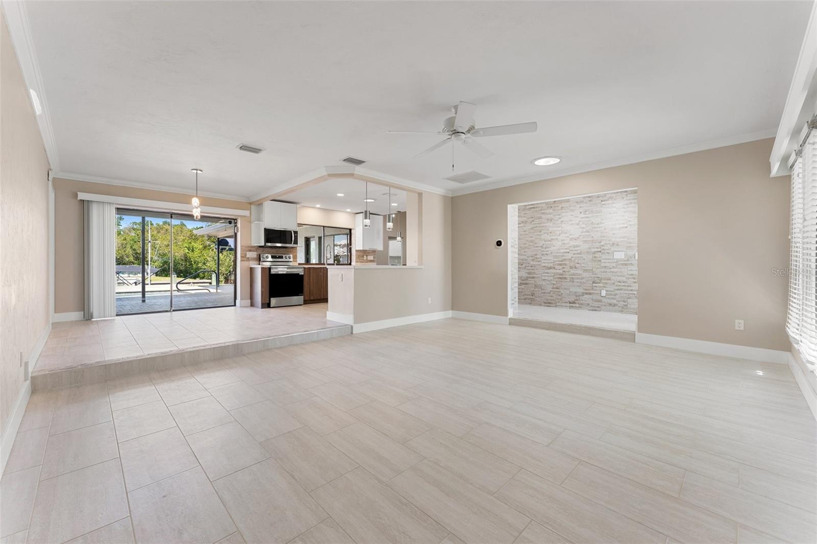 124 E NORTH SHORE AVE, NORTH FORT MYERS, FL, 33917