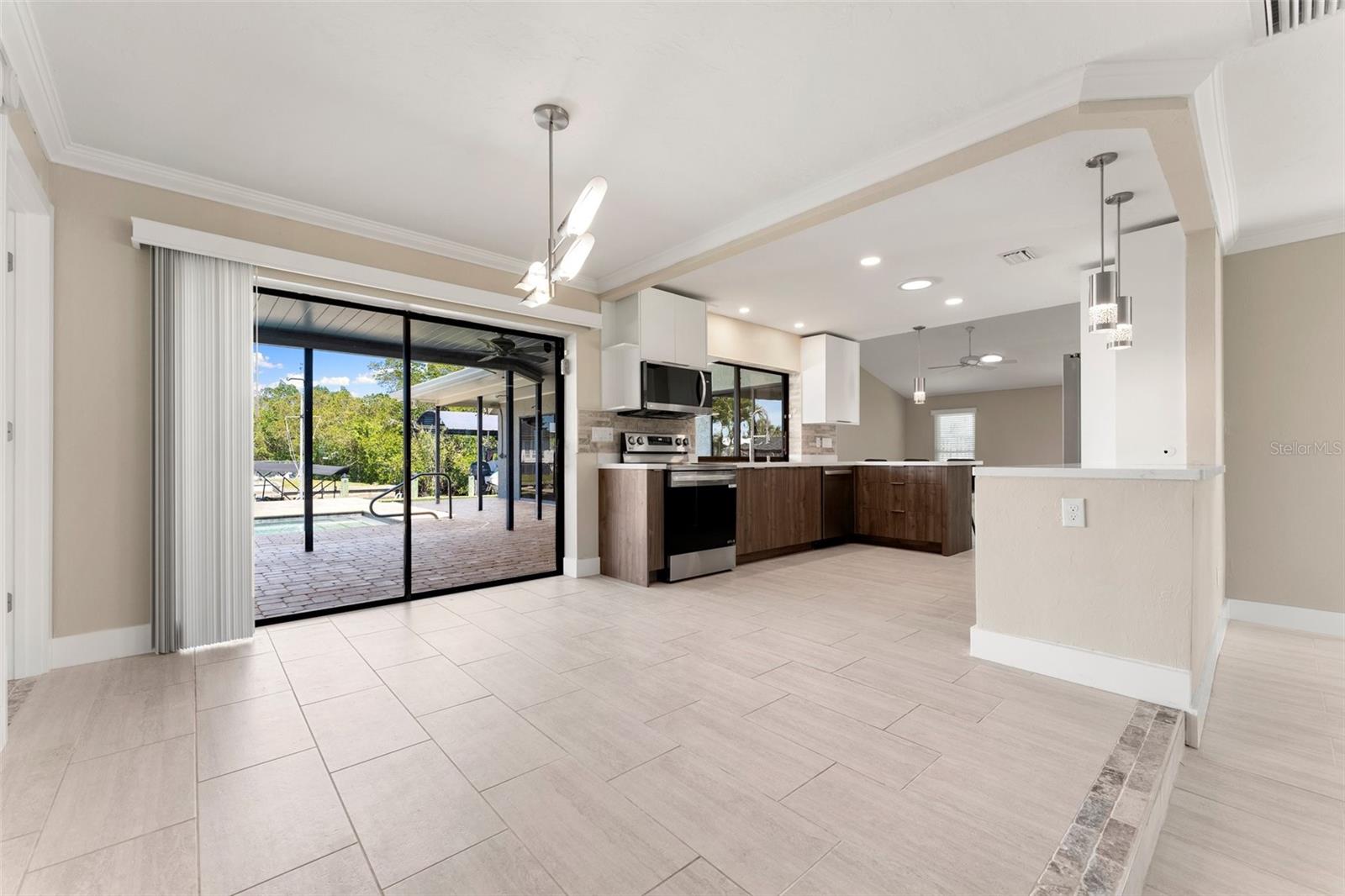 124 E NORTH SHORE AVE, NORTH FORT MYERS, FL, 33917