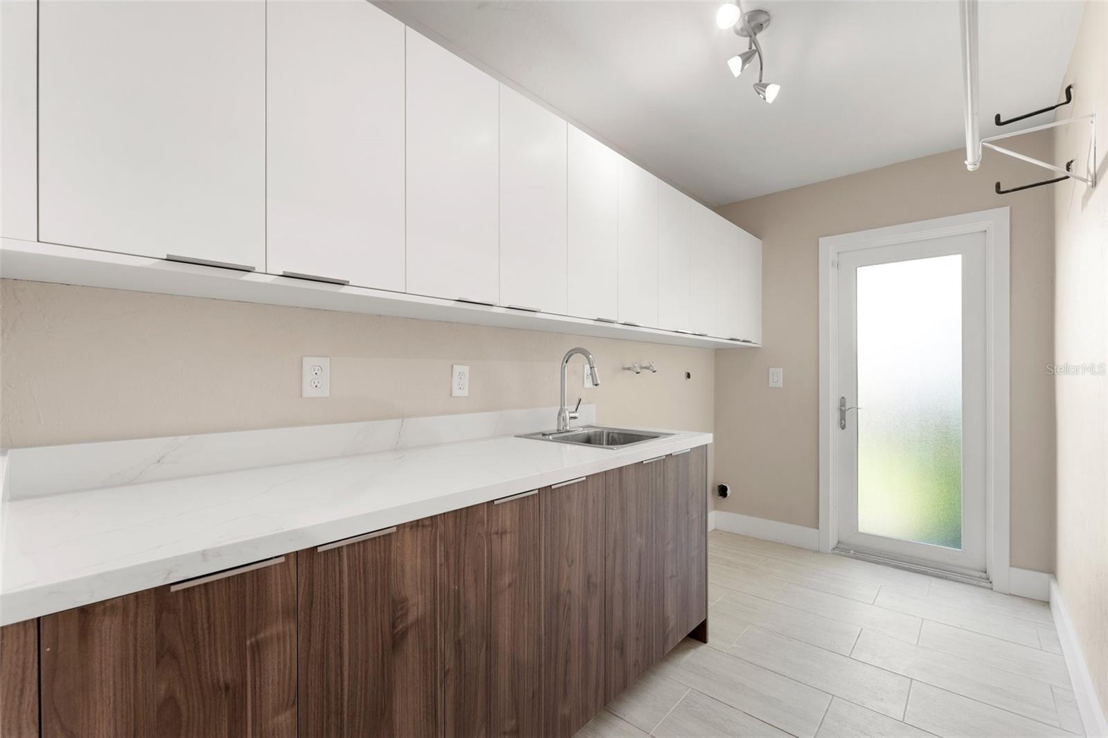 124 E NORTH SHORE AVE, NORTH FORT MYERS, FL, 33917