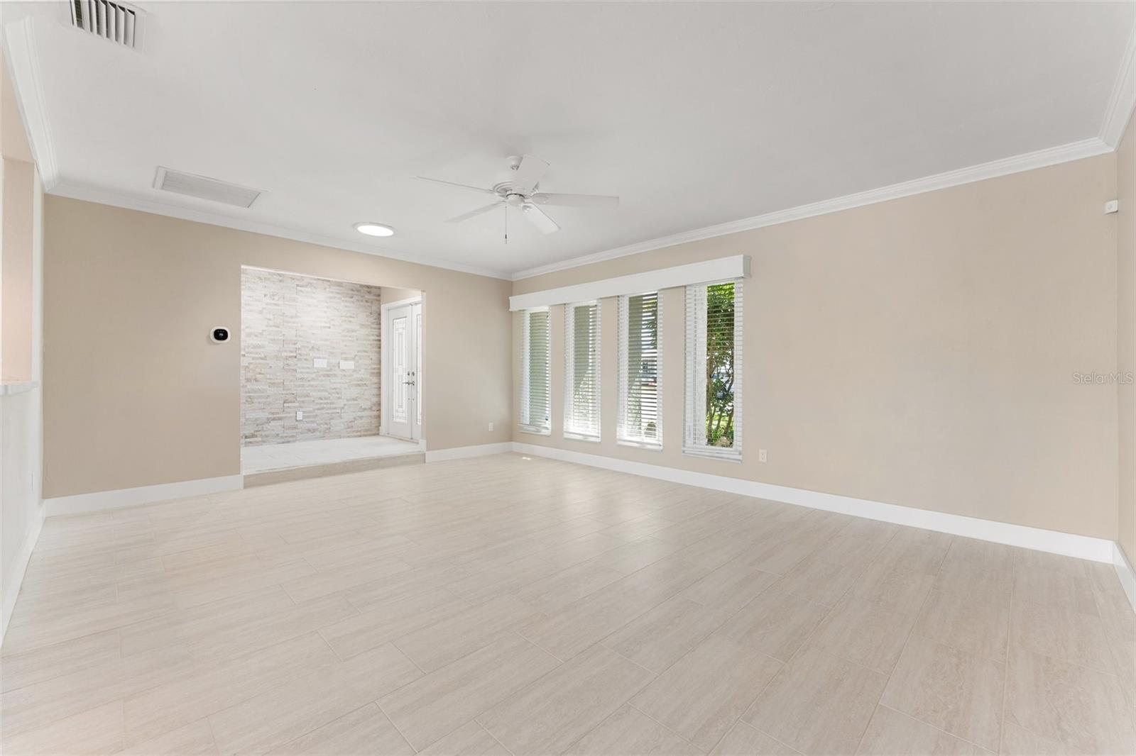 124 E NORTH SHORE AVE, NORTH FORT MYERS, FL, 33917