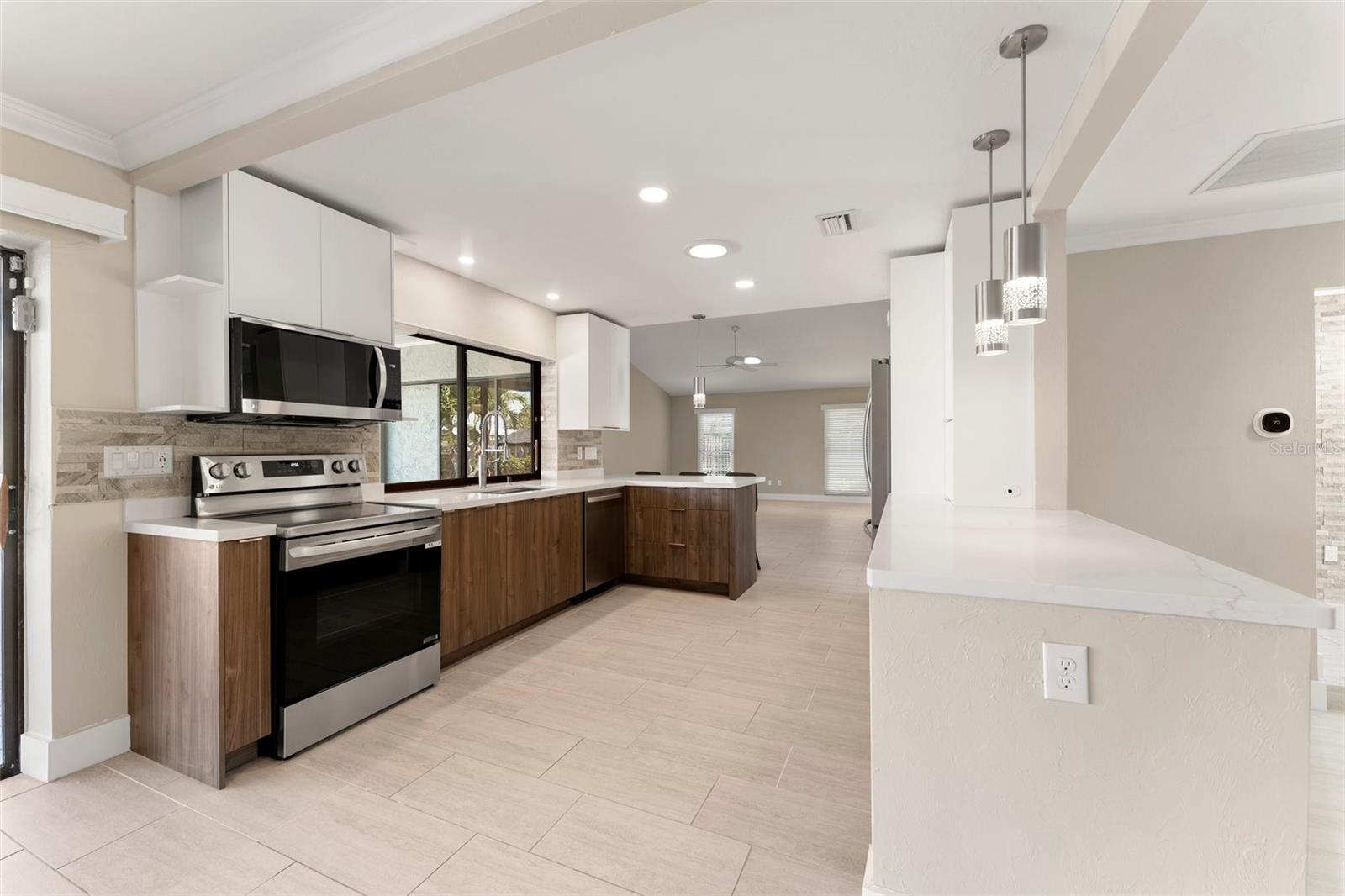 124 E NORTH SHORE AVE, NORTH FORT MYERS, FL, 33917