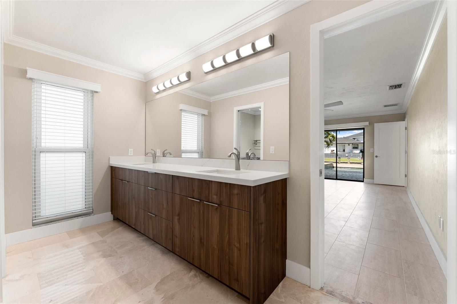 124 E NORTH SHORE AVE, NORTH FORT MYERS, FL, 33917