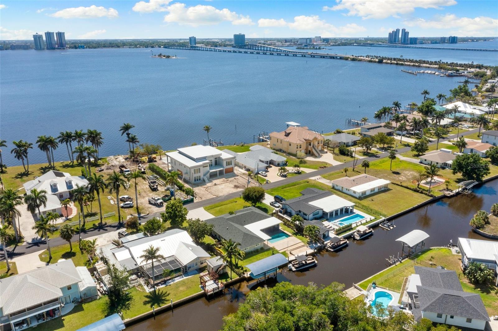 124 E NORTH SHORE AVE, NORTH FORT MYERS, FL, 33917