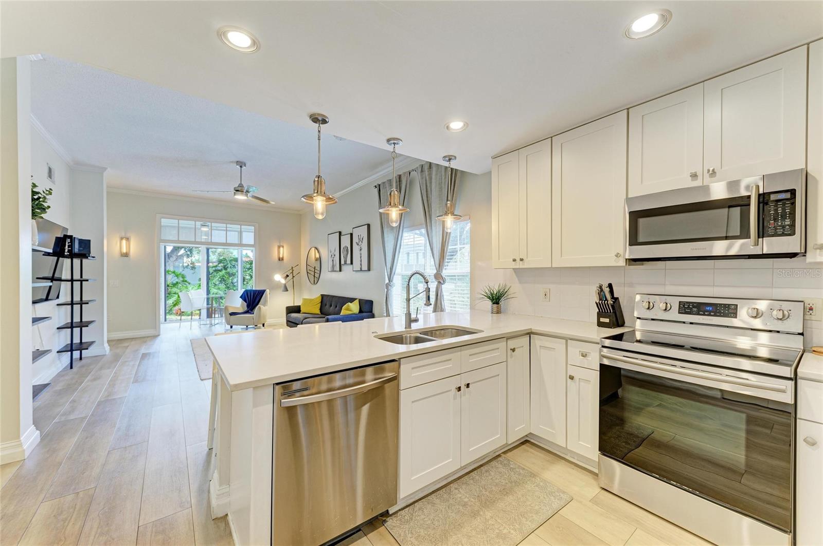 3605 54TH DR W #101, BRADENTON, FL, 34210