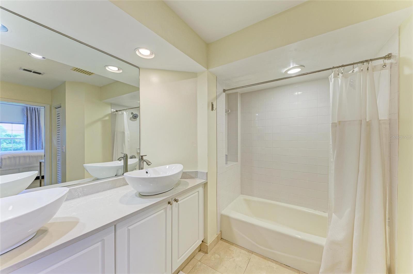 3605 54TH DR W #101, BRADENTON, FL, 34210