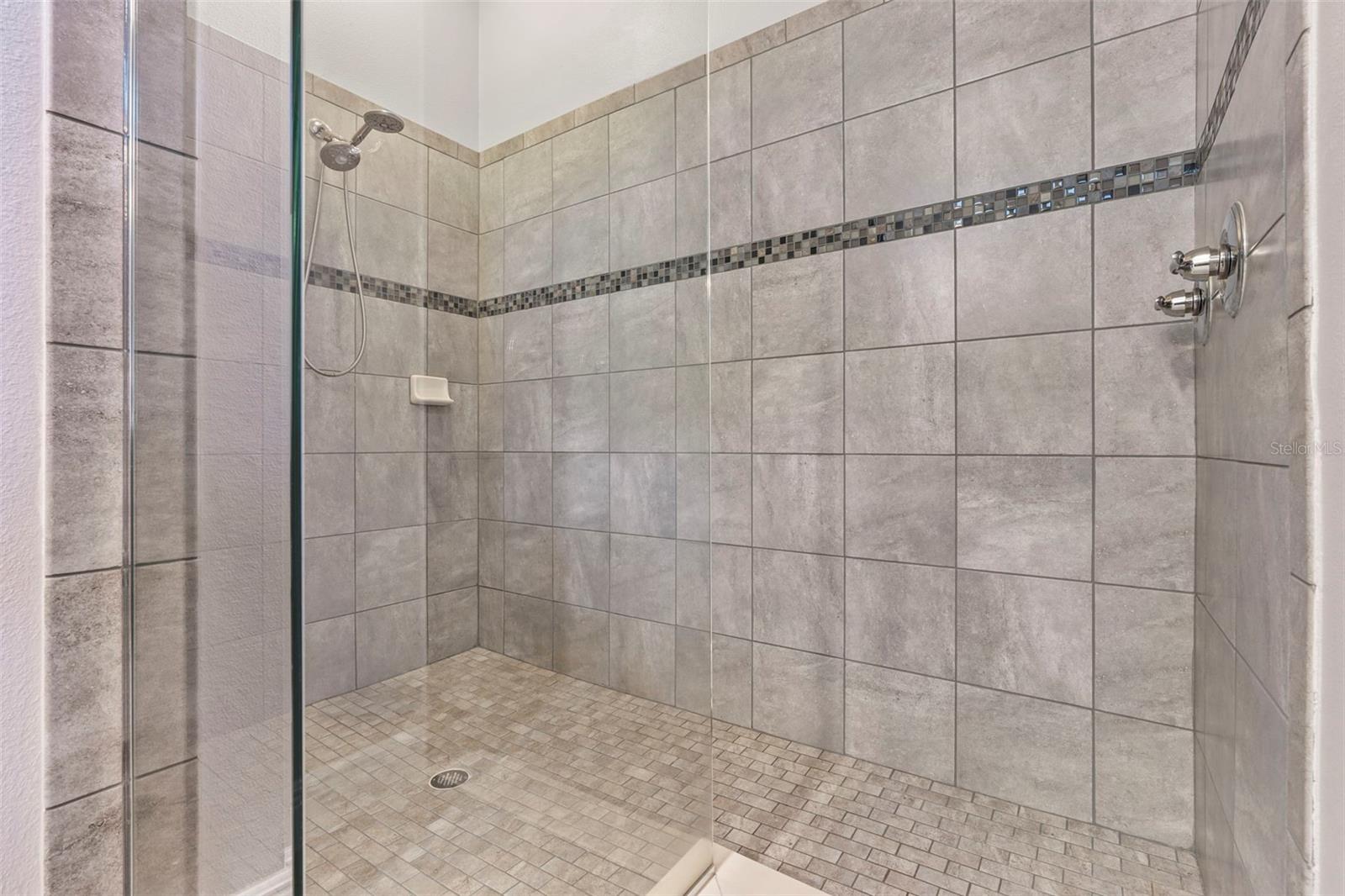 11851 LAKE LUCAYA DR, RIVERVIEW, FL, 33579