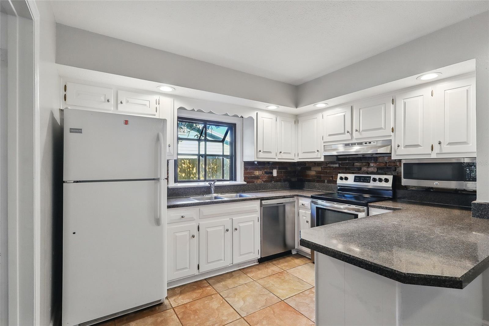 2809 KIMBERLY LANE LN, TAMPA, FL, 33618