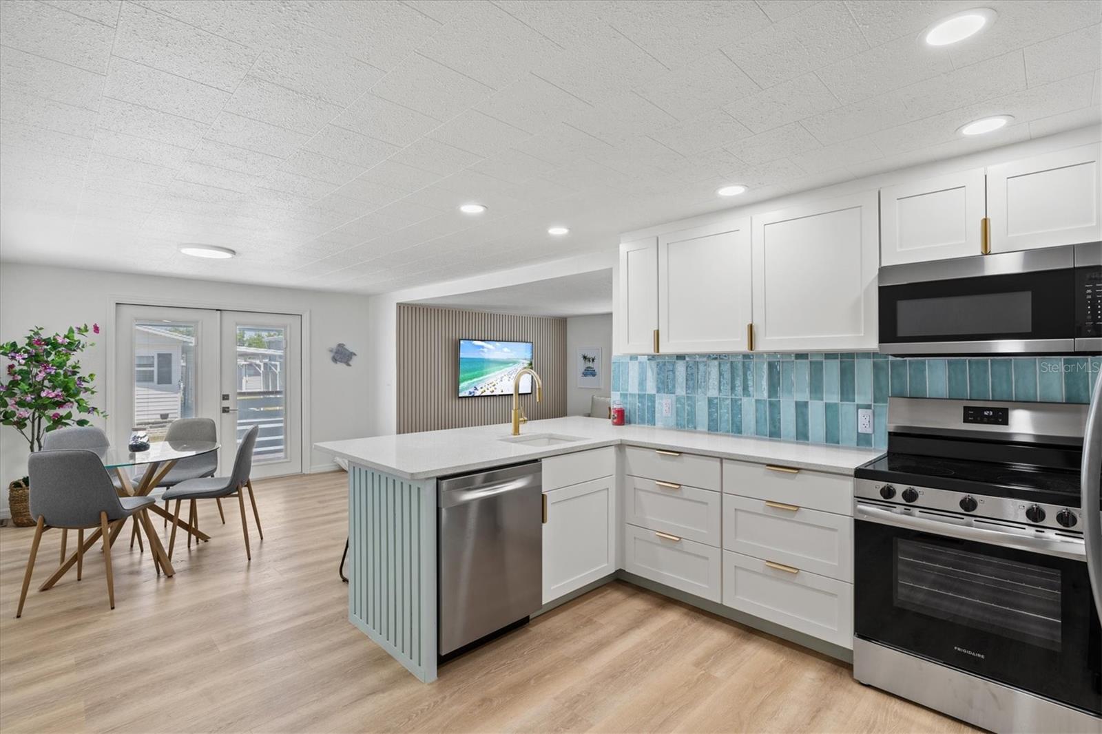 231 SOUTHWINDS DR, SARASOTA, FL, 34231