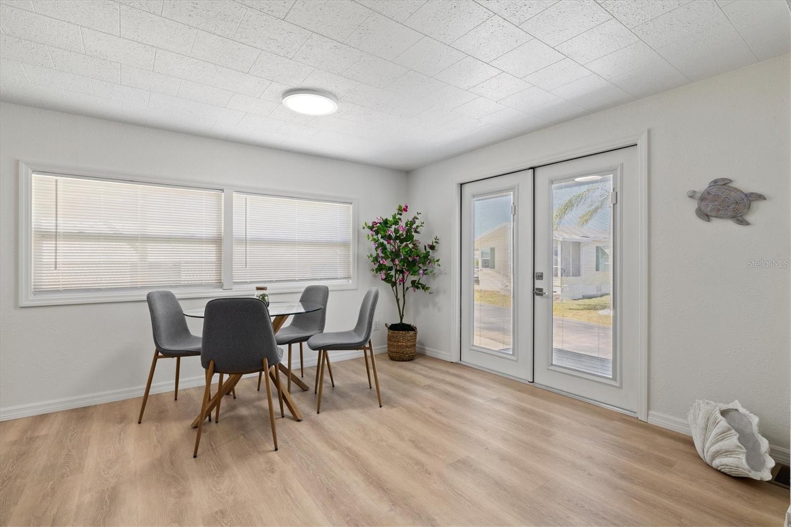 231 SOUTHWINDS DR, SARASOTA, FL, 34231