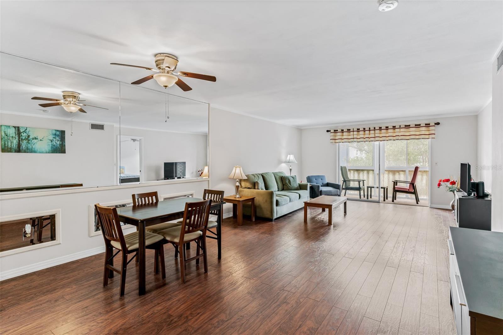 Spacious living and dining room