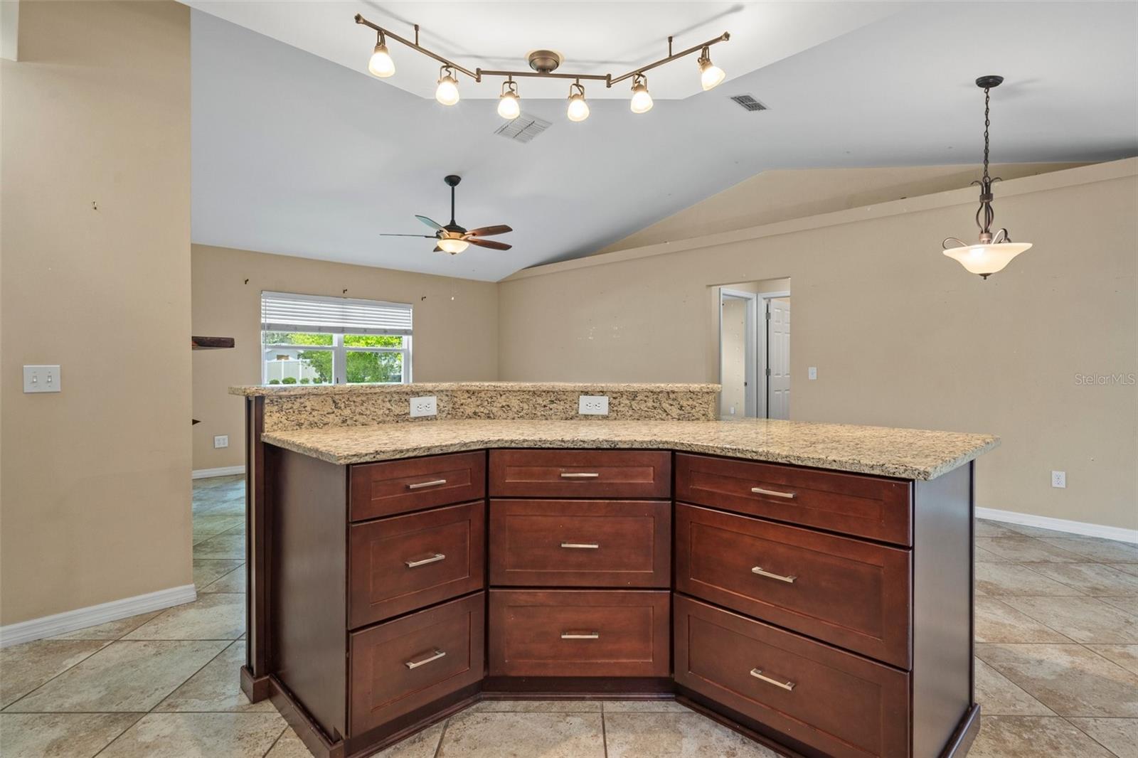 7160 W PORPOISE DR, HOMOSASSA, FL, 34446