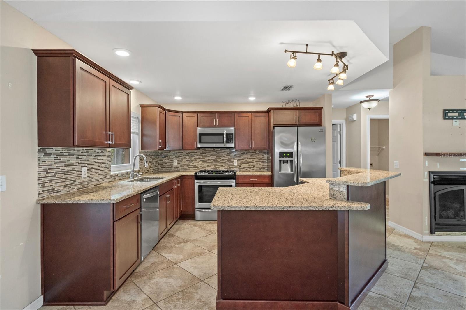 7160 W PORPOISE DR, HOMOSASSA, FL, 34446