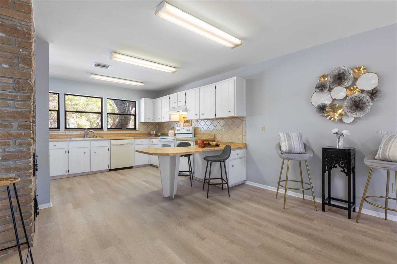 2260 JOHN ANDERSON DR, ORMOND BEACH, FL, 32176