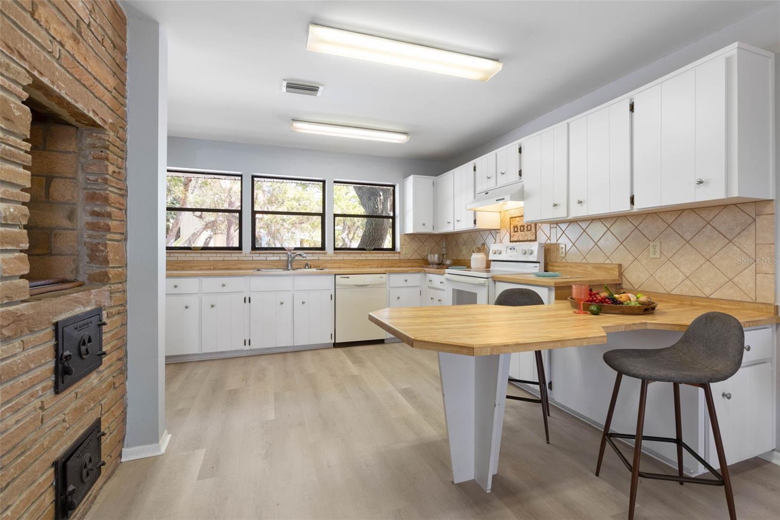 2260 JOHN ANDERSON DR, ORMOND BEACH, FL, 32176