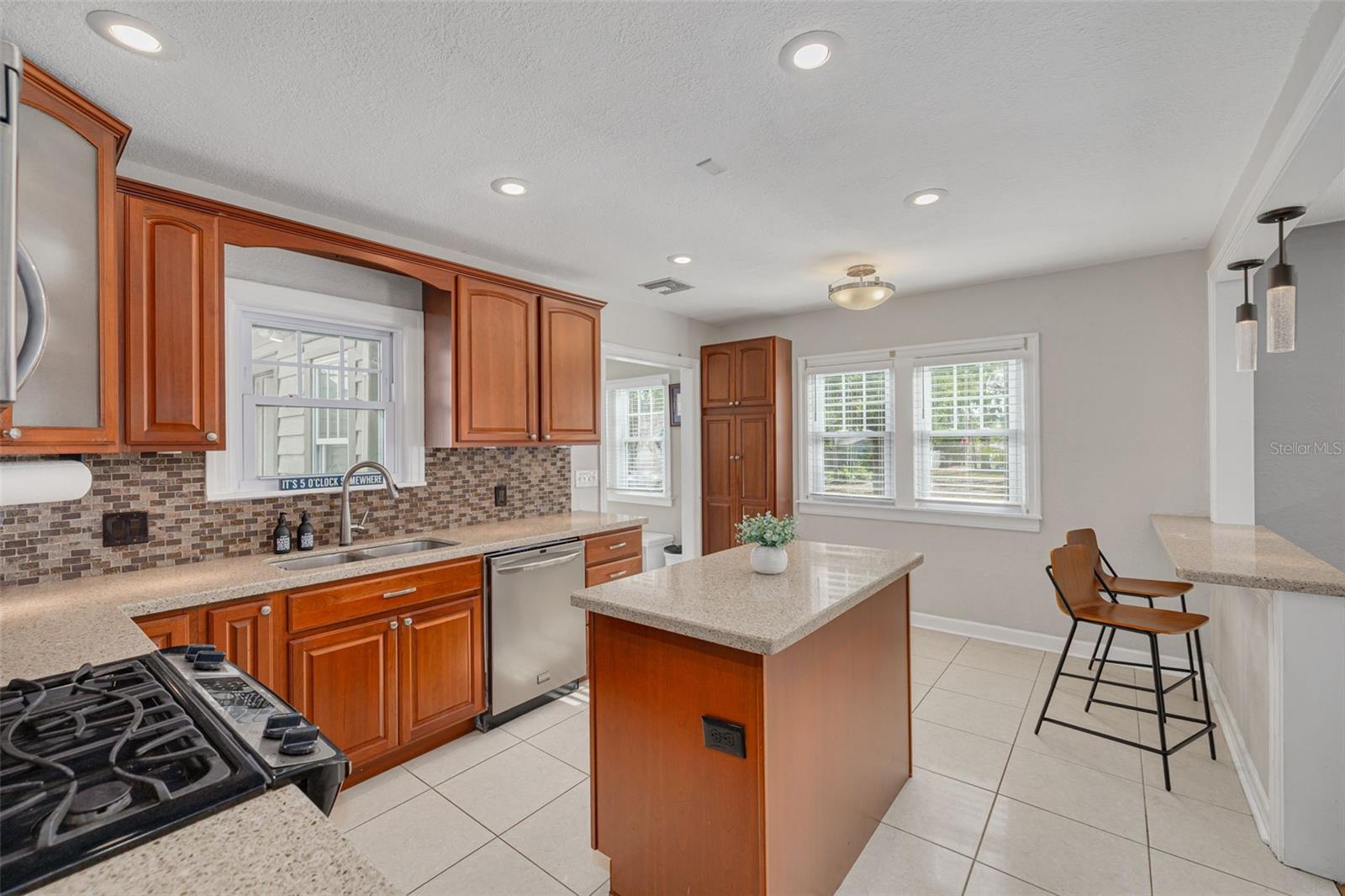 505 27TH AVE N, ST PETERSBURG, FL, 33704