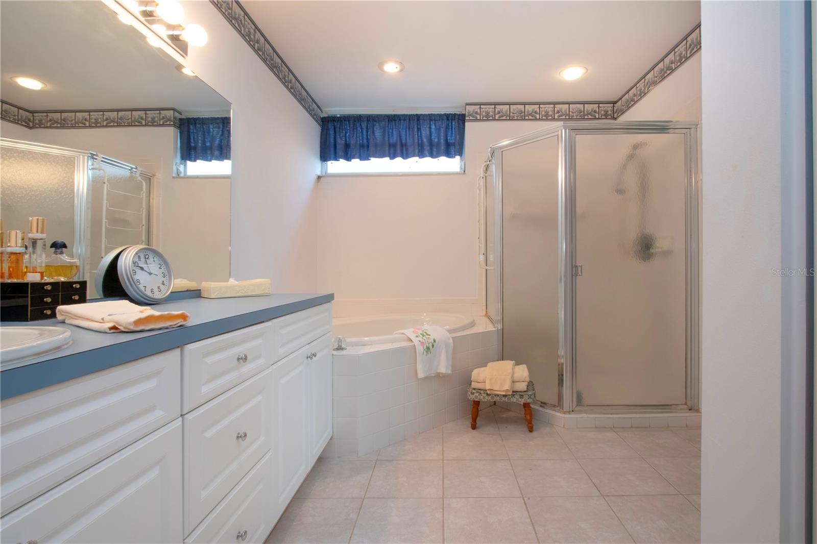 9641 CASTLE POINT DR #1211, SARASOTA, FL, 34238