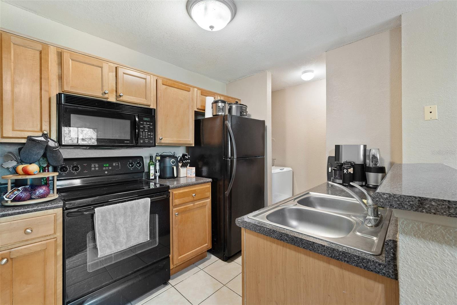 325 LAKEPOINTE DR #303, ALTAMONTE SPRINGS, FL, 32701