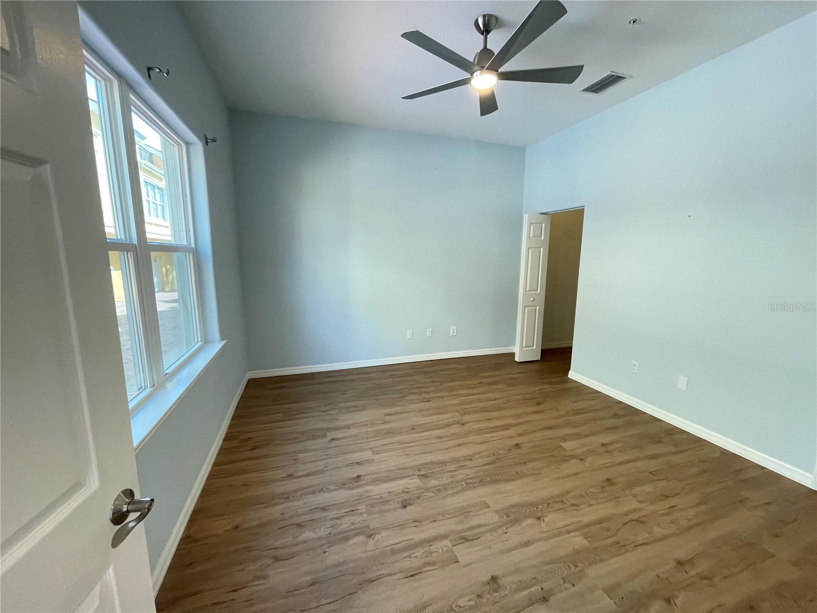 220 7TH AVE N, ST PETERSBURG, FL, 33701