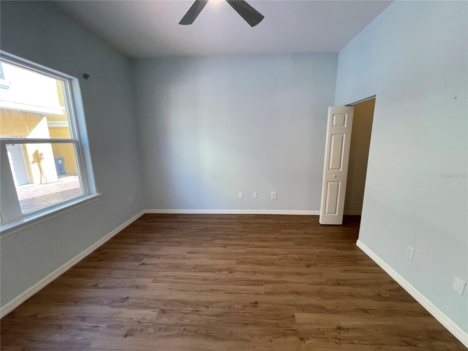 220 7TH AVE N, ST PETERSBURG, FL, 33701