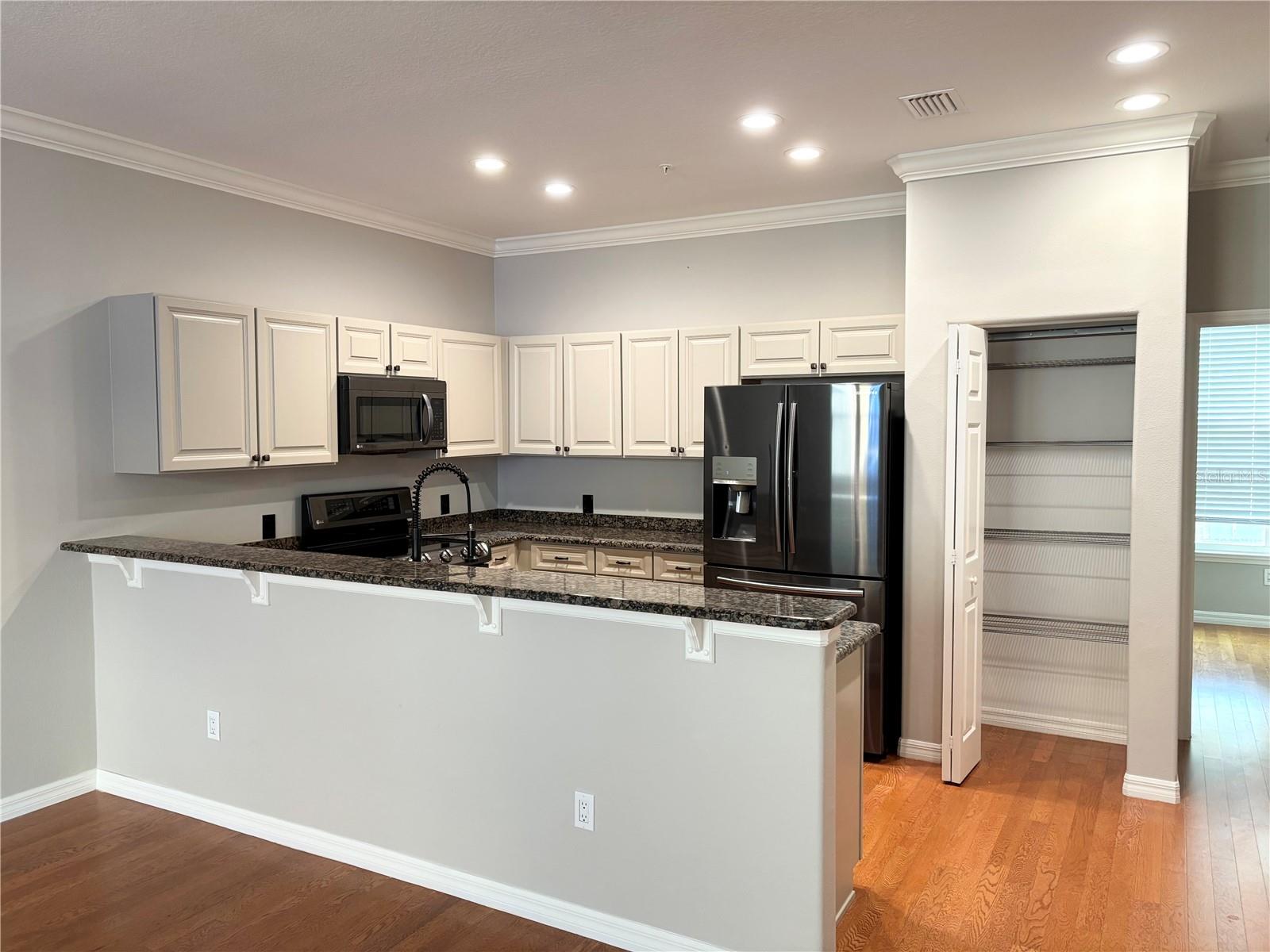220 7TH AVE N, ST PETERSBURG, FL, 33701