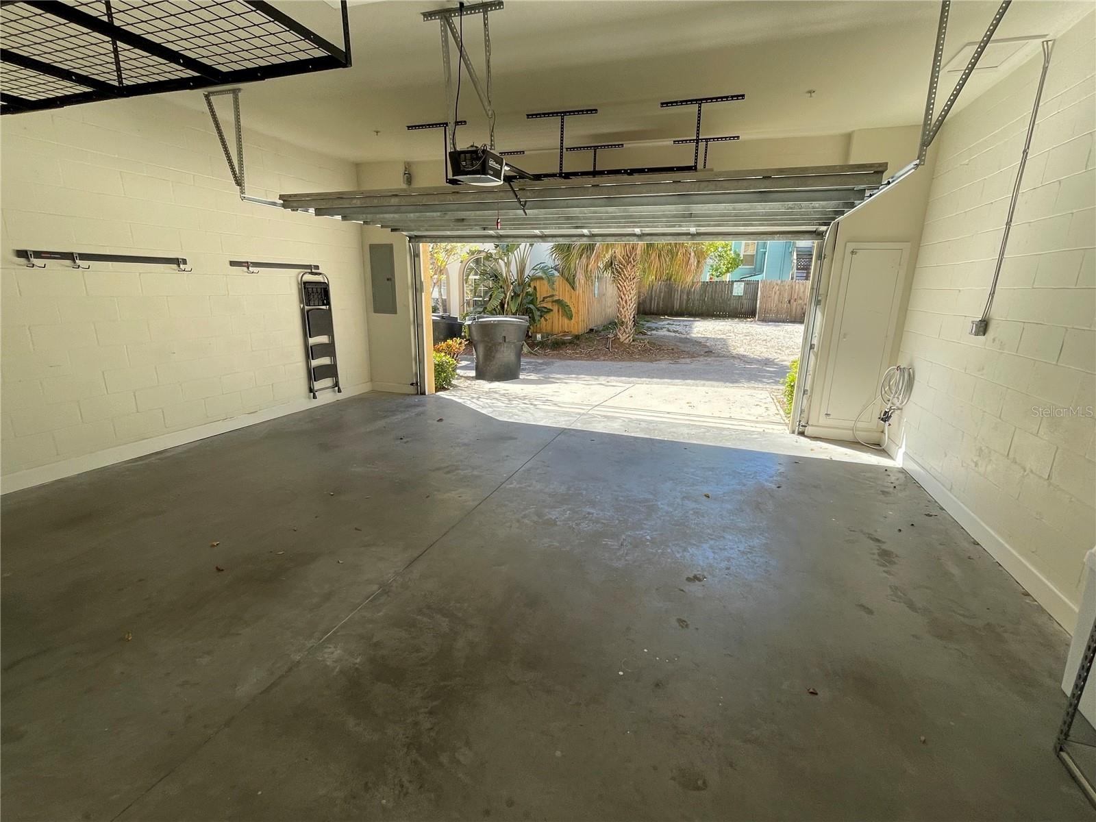 220 7TH AVE N, ST PETERSBURG, FL, 33701