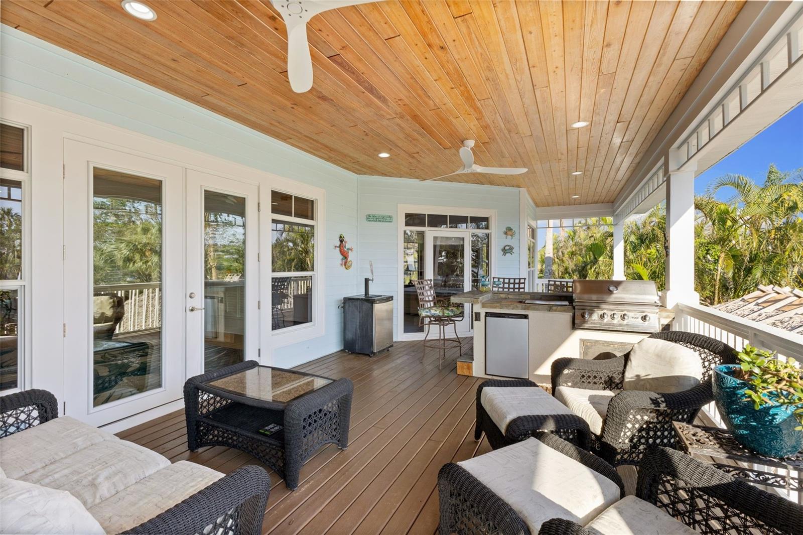 TB8367891 Property Photo