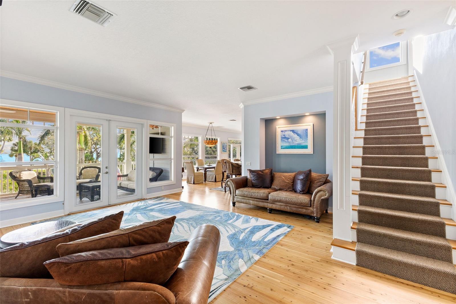 TB8367891 Property Photo