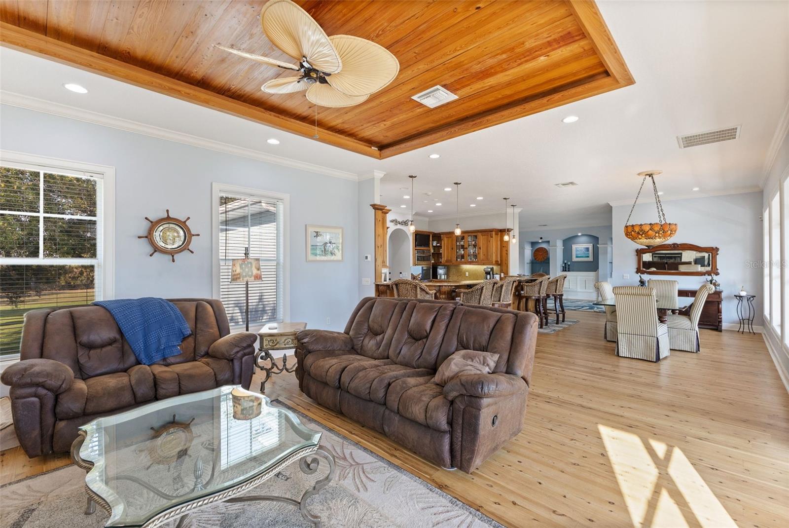 TB8367891 Property Photo