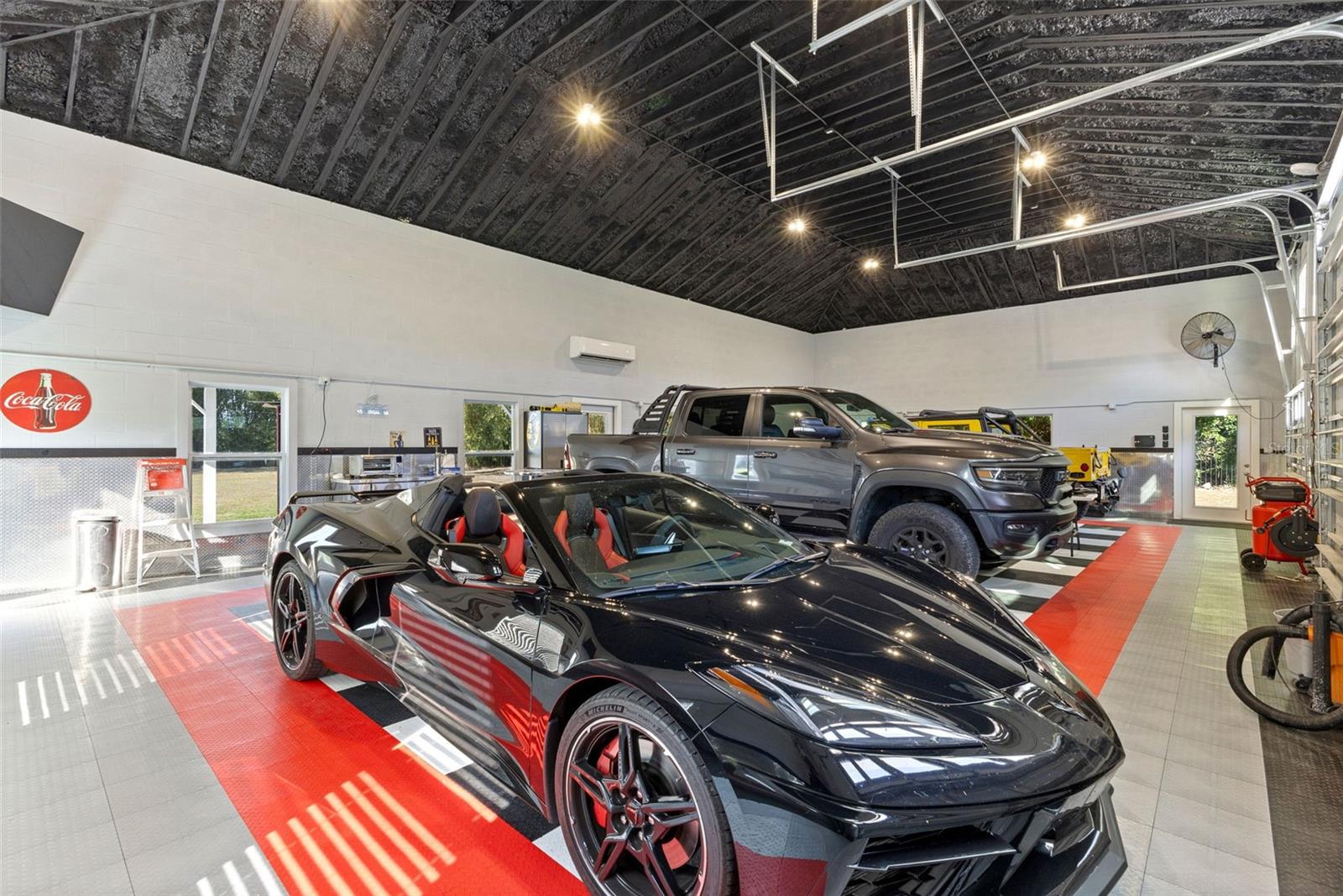 TB8367891 Property Photo