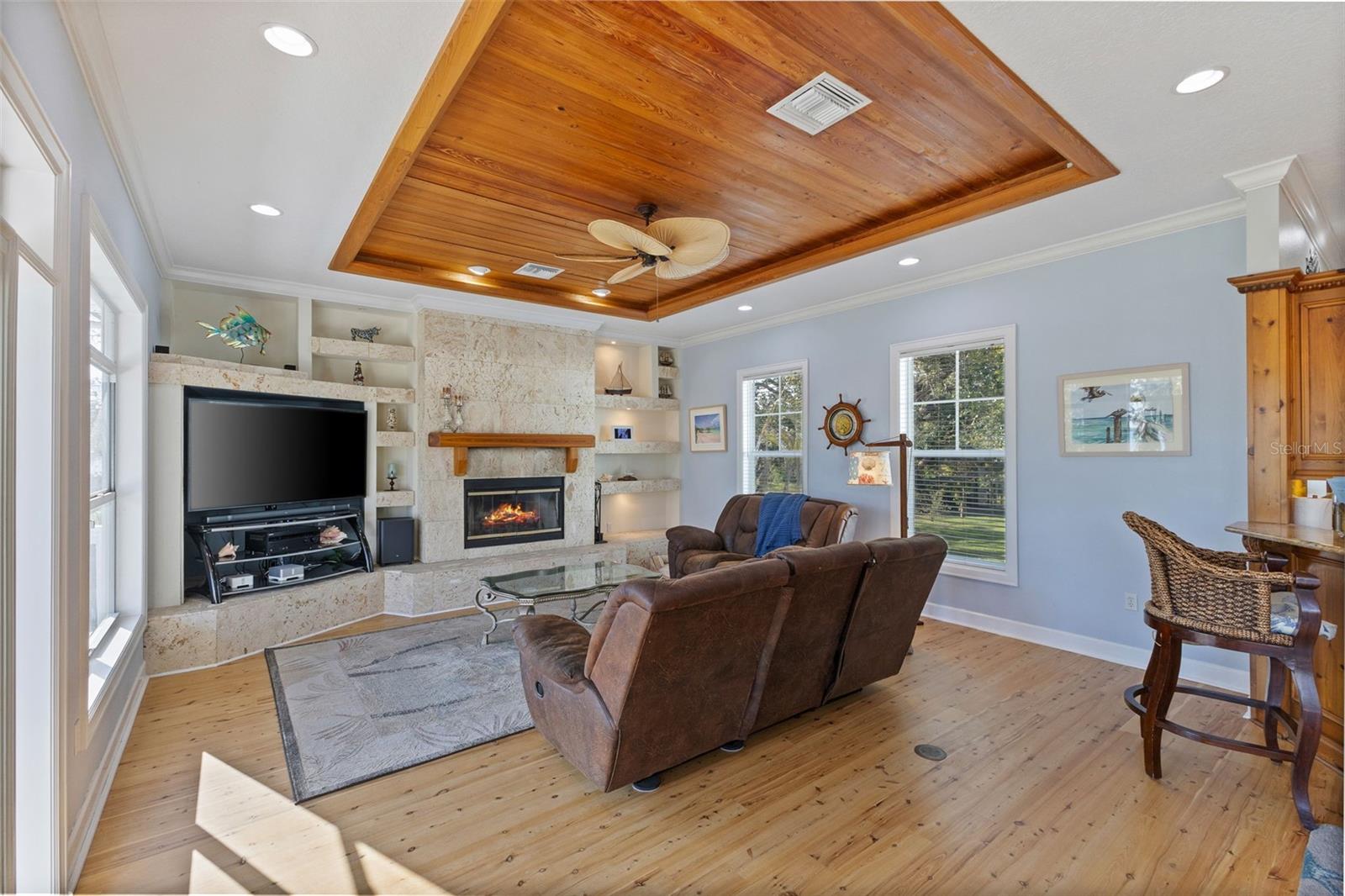 TB8367891 Property Photo