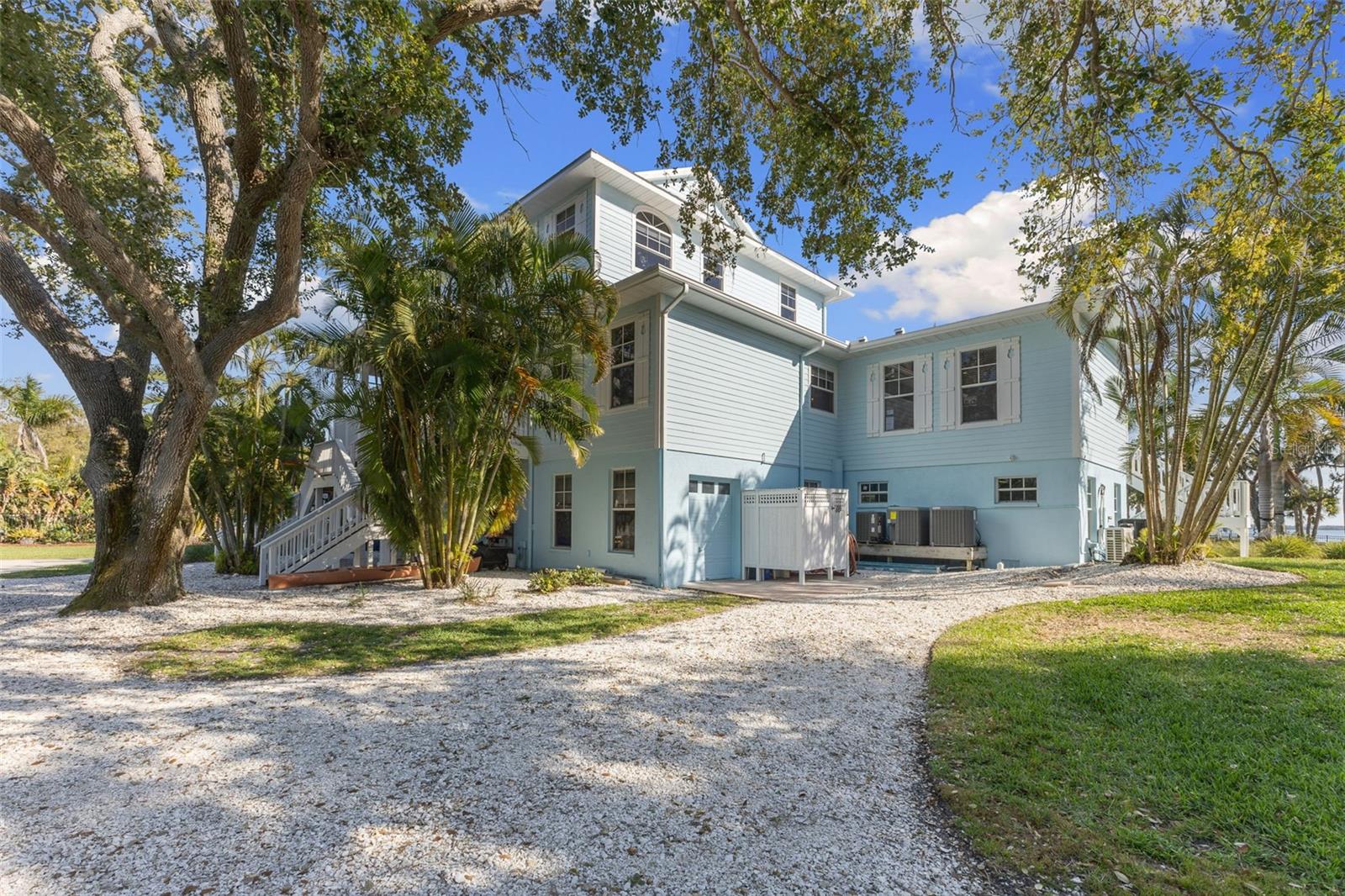 TB8367891 Property Photo