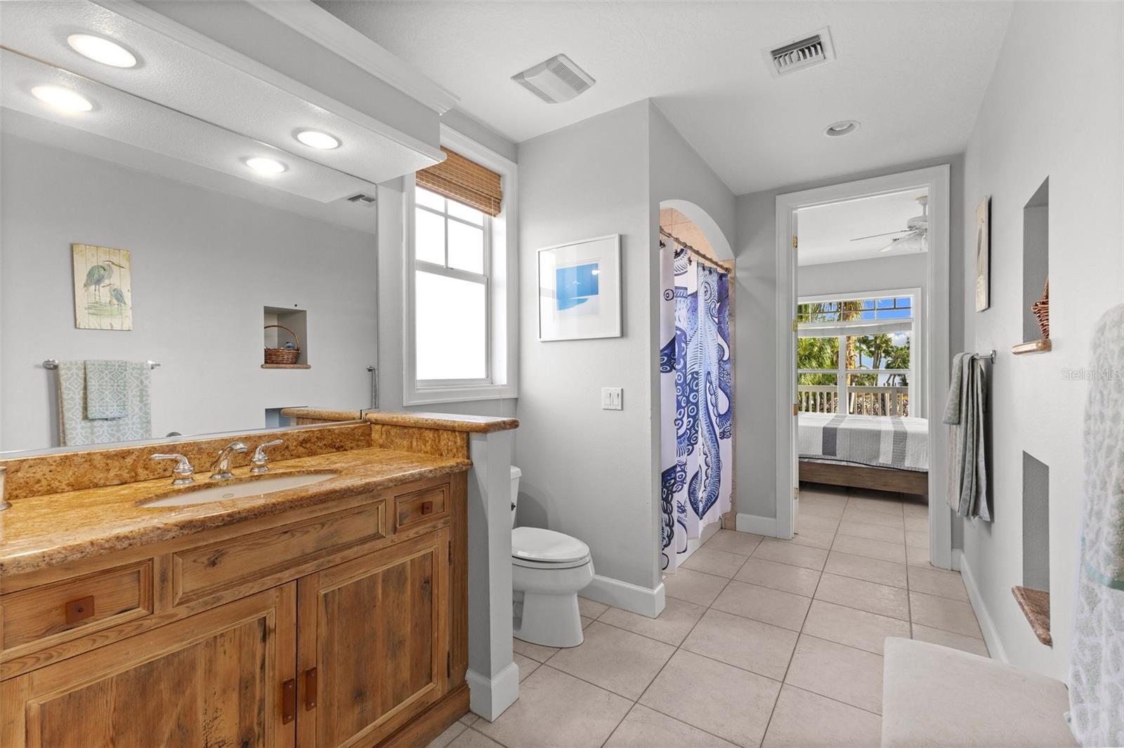 TB8367891 Property Photo