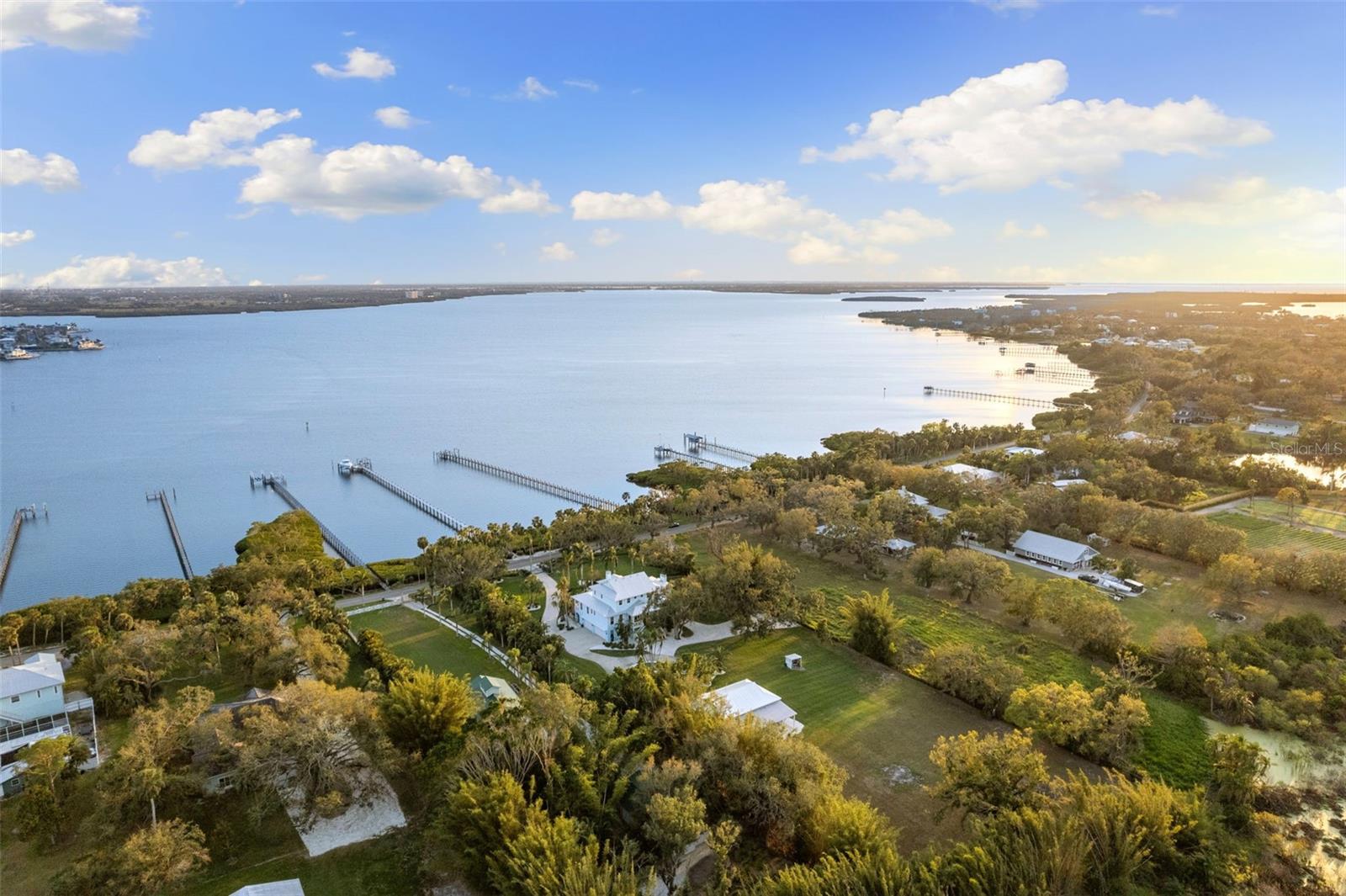 TB8367891 Property Photo