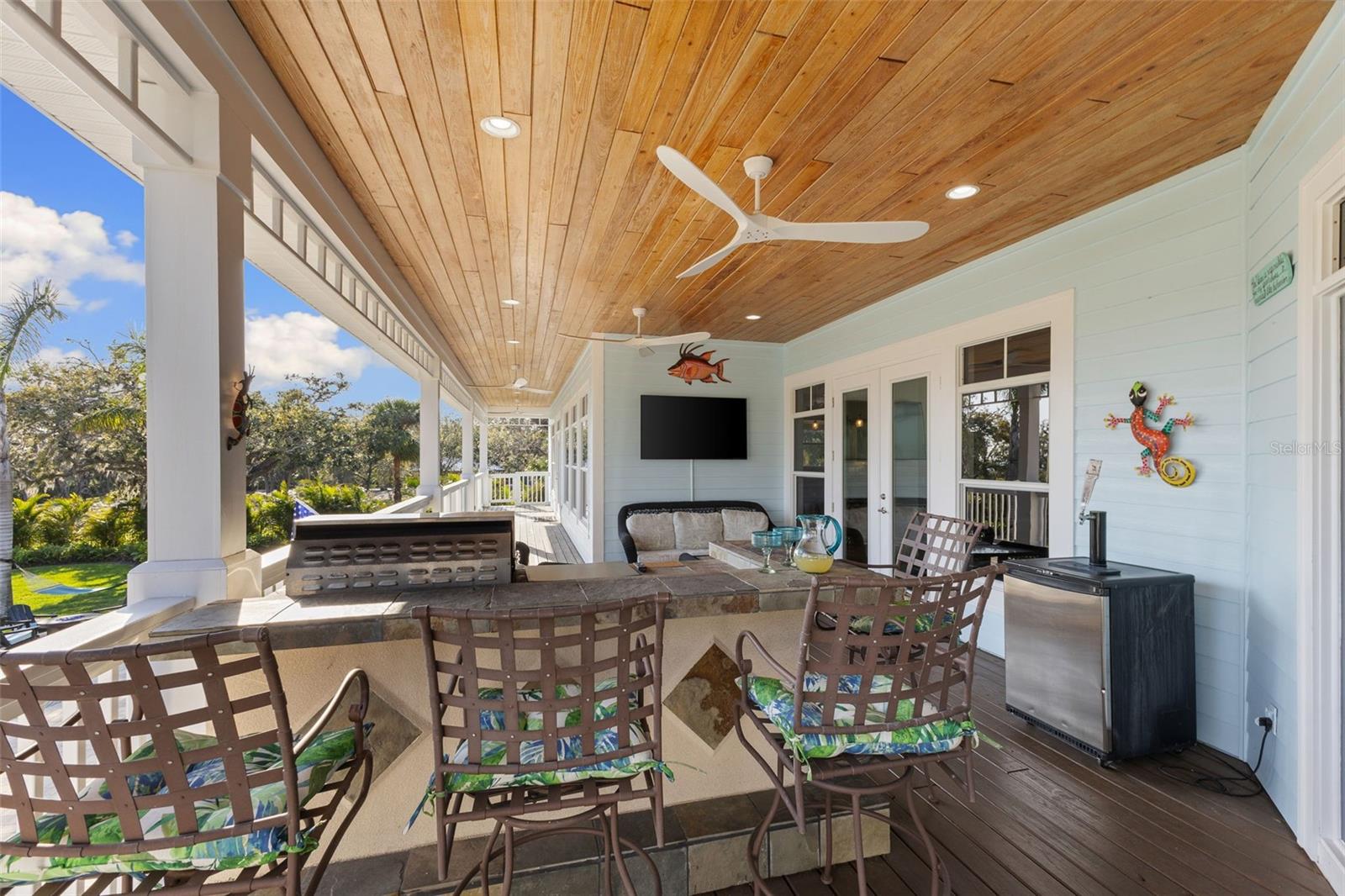 TB8367891 Property Photo