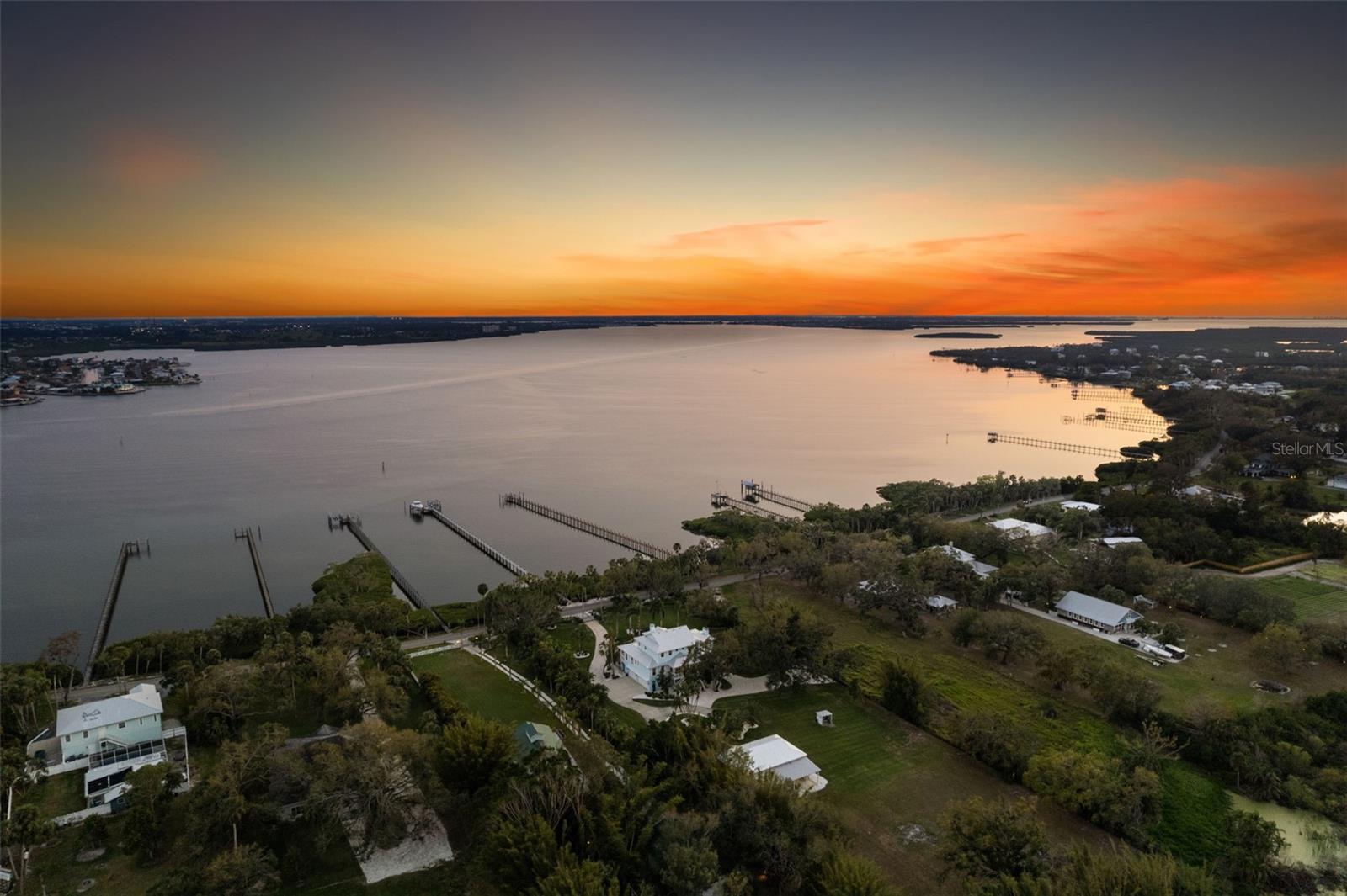 TB8367891 Property Photo