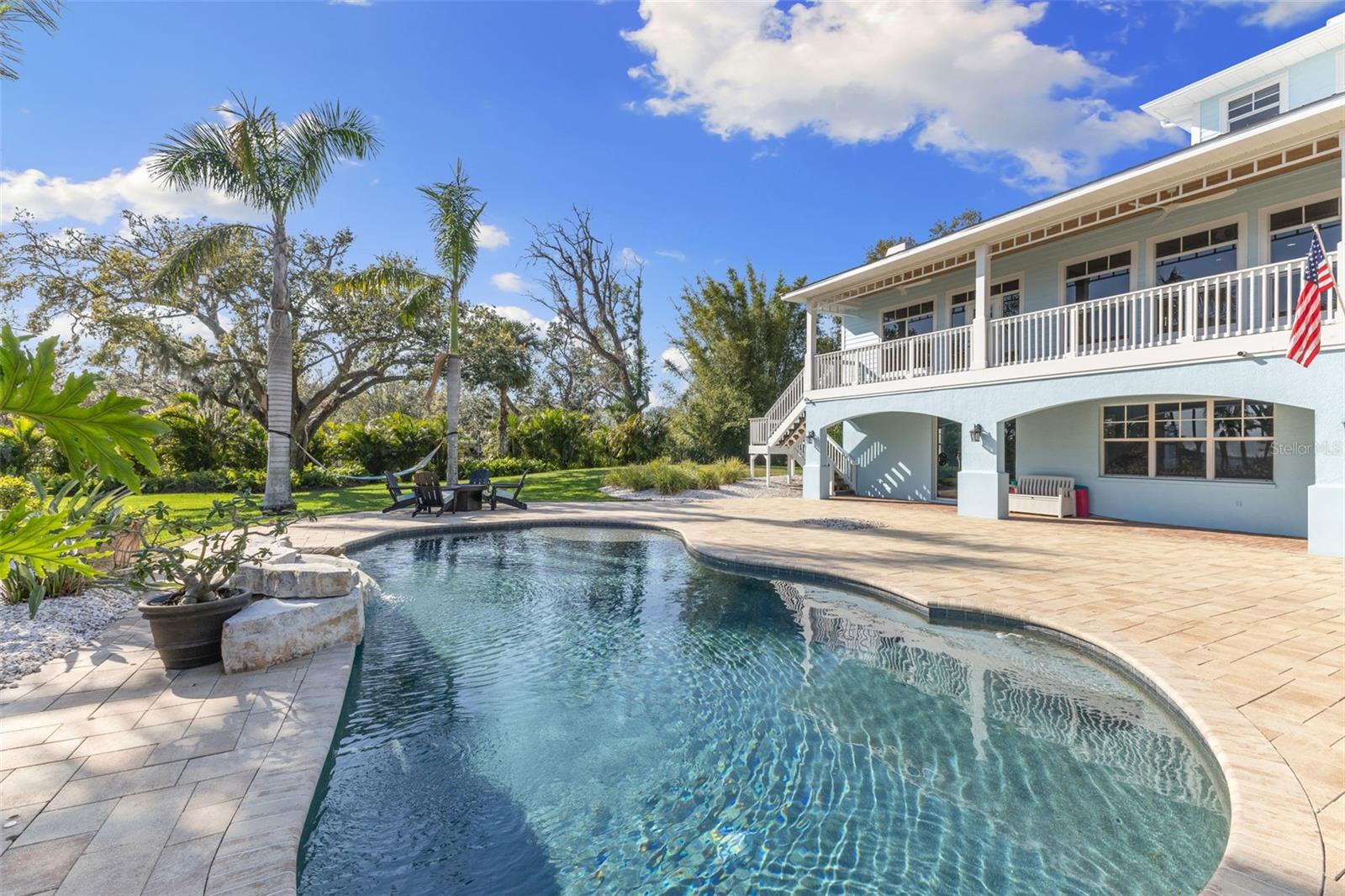 TB8367891 Property Photo