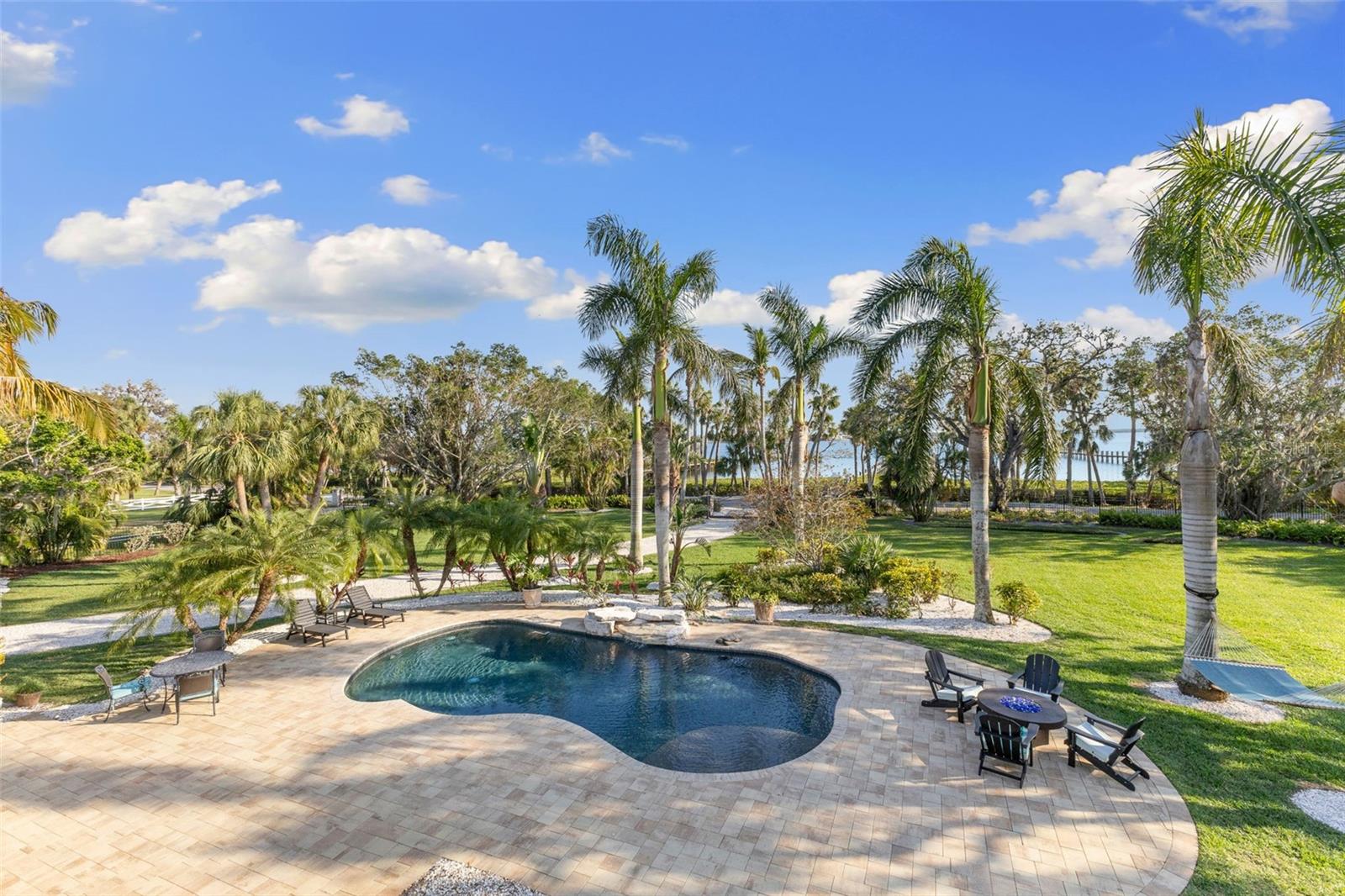 TB8367891 Property Photo