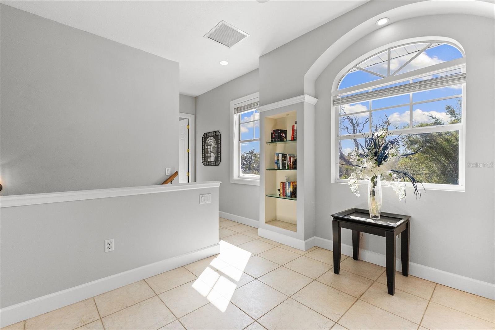 TB8367891 Property Photo