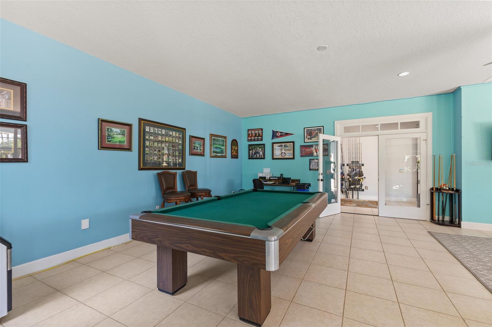 TB8367891 Property Photo