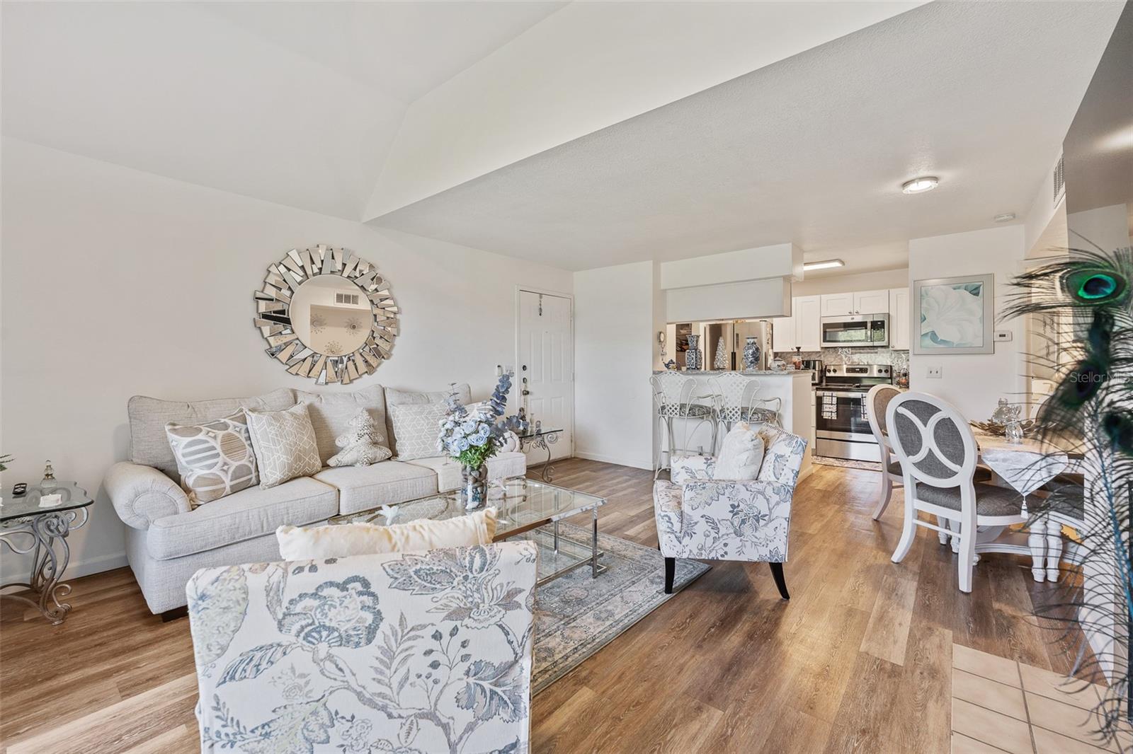 380 LAKEPOINTE DR #304, ALTAMONTE SPRINGS, FL, 32701