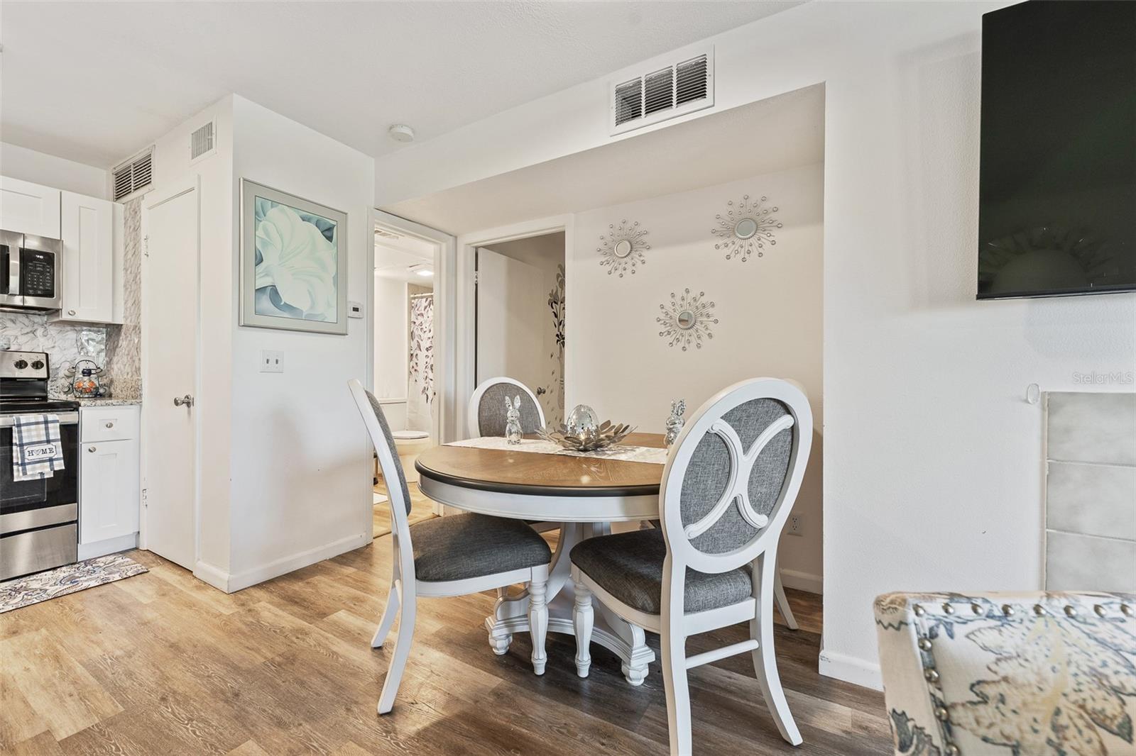 380 LAKEPOINTE DR #304, ALTAMONTE SPRINGS, FL, 32701