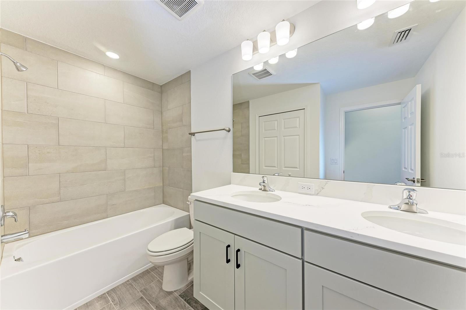 301 VIA TUSCANY AVE, SARASOTA, FL, 34243