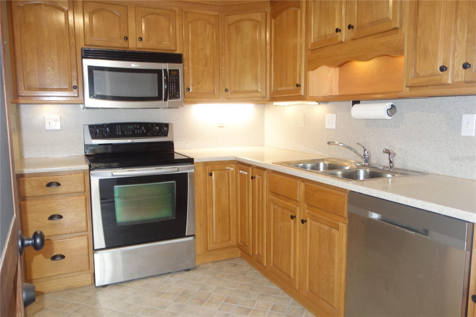 3015 REDWOOD AVE, LAKELAND, FL, 33803