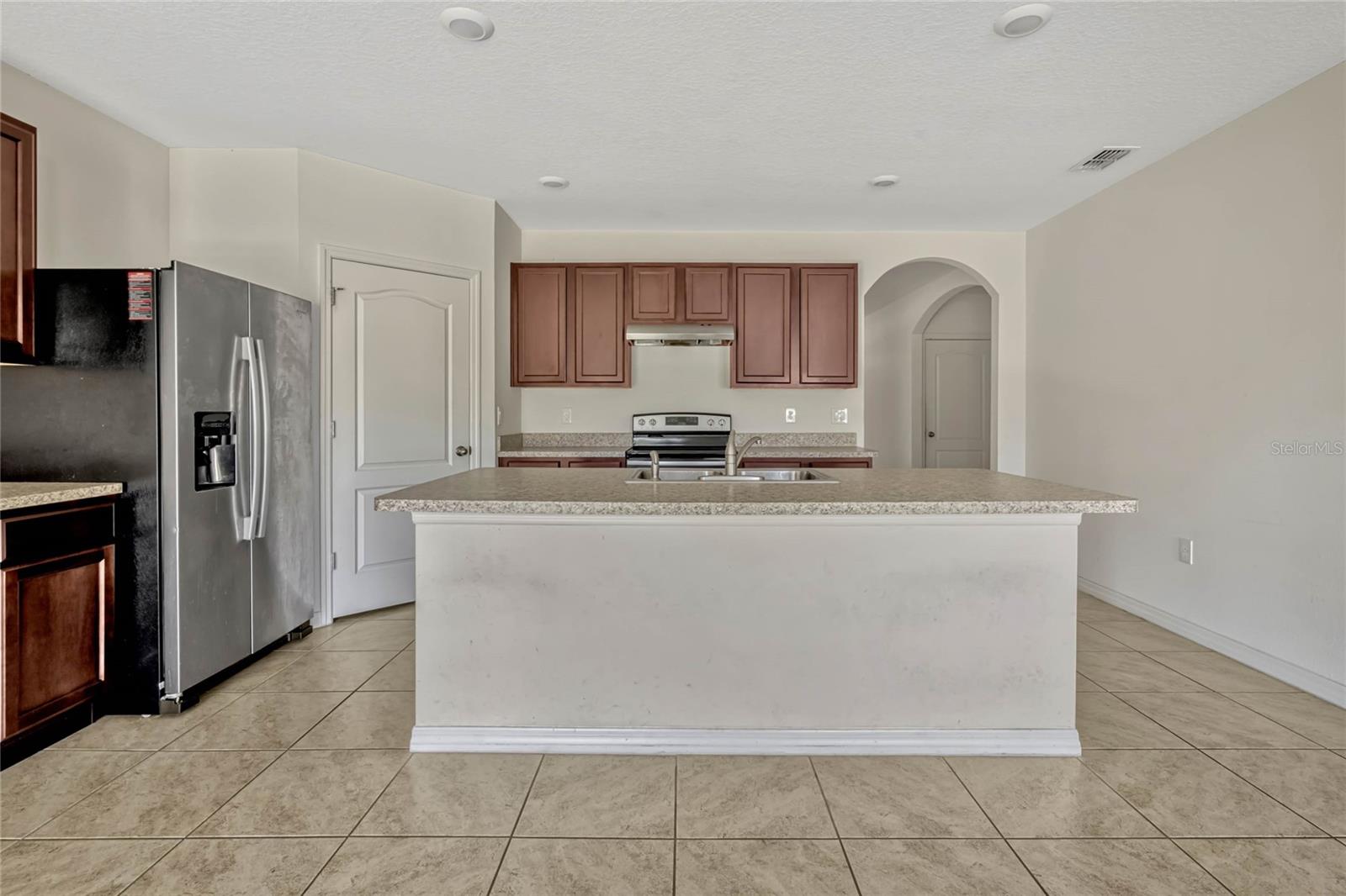 2574 GLACIER EXPRESS LN, TAVARES, FL, 32778