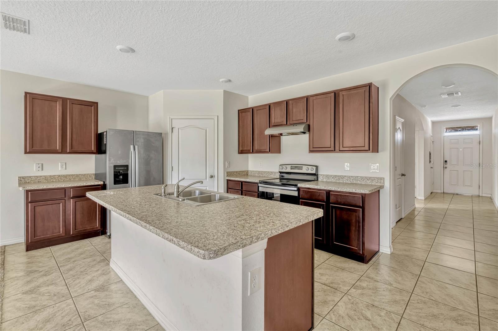 2574 GLACIER EXPRESS LN, TAVARES, FL, 32778