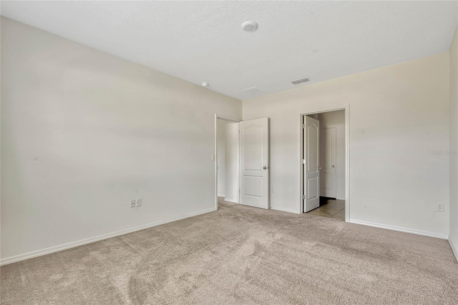 2574 GLACIER EXPRESS LN, TAVARES, FL, 32778