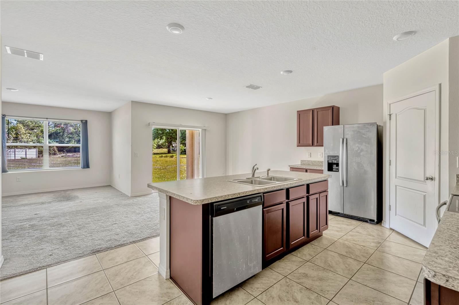 2574 GLACIER EXPRESS LN, TAVARES, FL, 32778