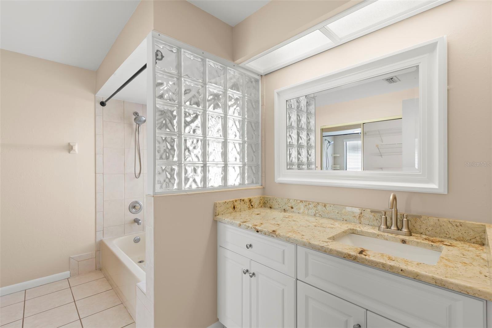 3261 PINE FOREST DR, PALM HARBOR, FL, 34684